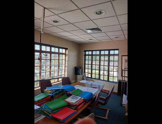 296M² OFFICE TO LET IN BRIARDENE